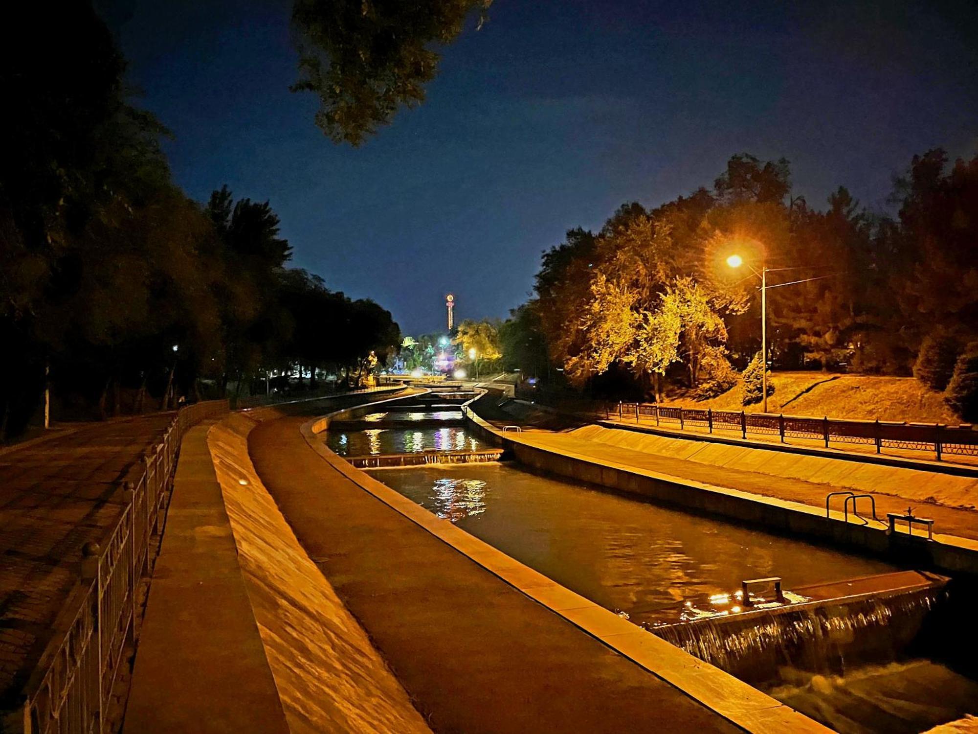Квартира На Набережной Almati Kültér fotó